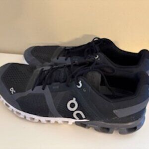 On Running Cloudflow Men's Sneakers in Black and Asphalt size 10